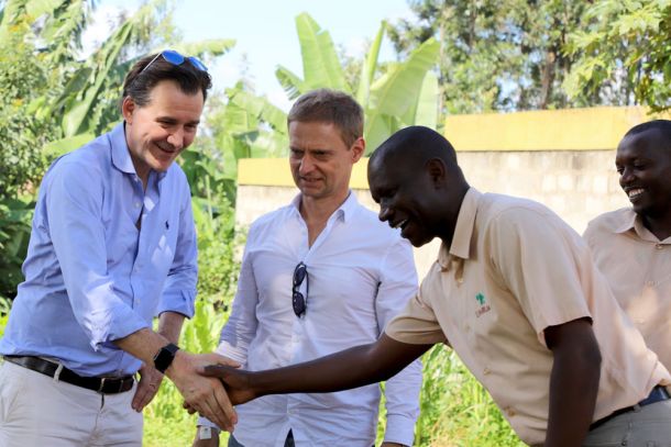 Roland Siller mit LIMBUA Field Manager Peterlis Musili
